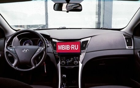 Hyundai Sonata VI, 2011 год, 999 000 рублей, 18 фотография