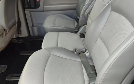 Hyundai Grand Starex Grand Starex I рестайлинг 2, 2010 год, 1 300 000 рублей, 18 фотография