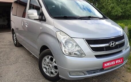 Hyundai Grand Starex Grand Starex I рестайлинг 2, 2010 год, 1 300 000 рублей, 32 фотография