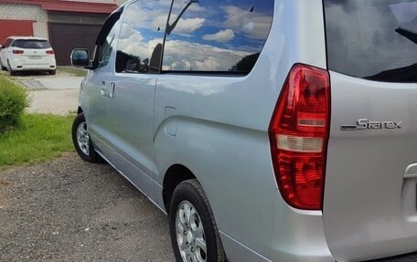 Hyundai Grand Starex Grand Starex I рестайлинг 2, 2010 год, 1 300 000 рублей, 38 фотография