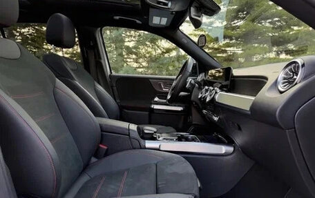 Mercedes-Benz GLB, 2023 год, 3 300 000 рублей, 10 фотография