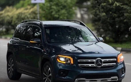 Mercedes-Benz GLB, 2023 год, 3 300 000 рублей, 2 фотография