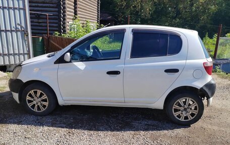Toyota Vitz, 2000 год, 310 000 рублей, 1 фотография