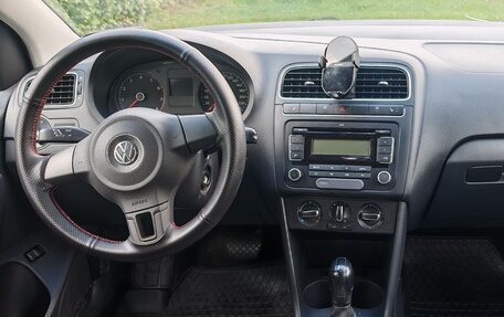 Volkswagen Polo VI (EU Market), 2011 год, 1 100 000 рублей, 6 фотография