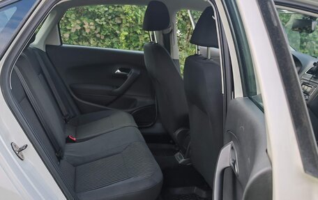 Volkswagen Polo VI (EU Market), 2011 год, 1 100 000 рублей, 11 фотография