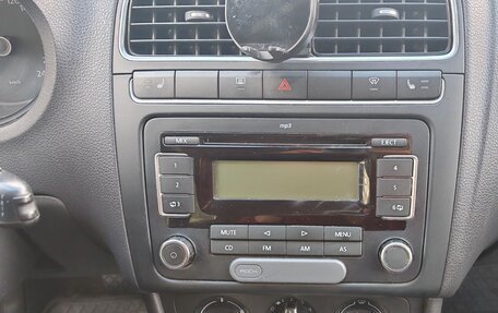 Volkswagen Polo VI (EU Market), 2011 год, 1 100 000 рублей, 8 фотография