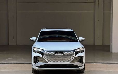 Audi Q4 e-tron, 2024 год, 3 930 000 рублей, 2 фотография