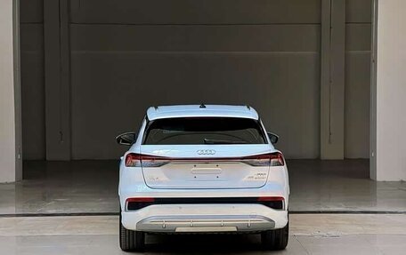 Audi Q4 e-tron, 2024 год, 3 930 000 рублей, 5 фотография