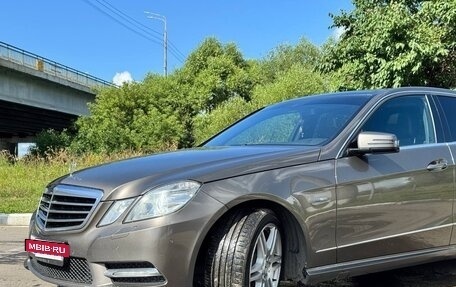 Mercedes-Benz E-Класс, 2012 год, 1 650 000 рублей, 3 фотография