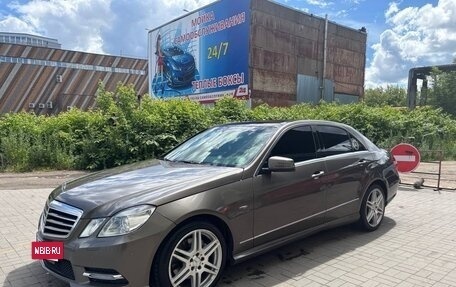 Mercedes-Benz E-Класс, 2012 год, 1 650 000 рублей, 8 фотография