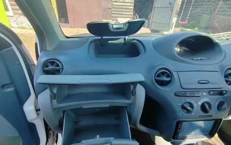 Toyota Vitz, 2000 год, 310 000 рублей, 10 фотография