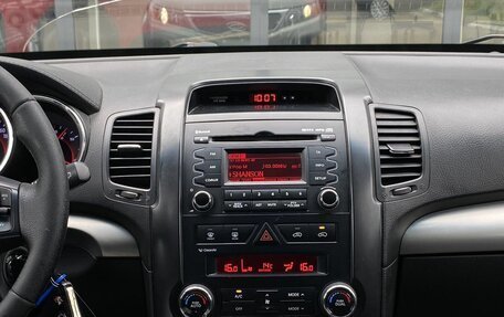 KIA Sorento II рестайлинг, 2011 год, 949 000 рублей, 12 фотография