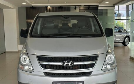 Hyundai H-1 II рестайлинг, 2008 год, 1 044 000 рублей, 2 фотография