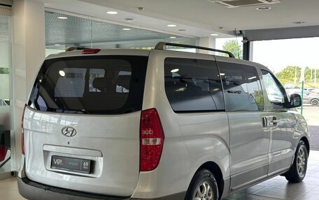 Hyundai H-1 II рестайлинг, 2008 год, 1 044 000 рублей, 4 фотография