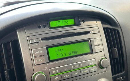 Hyundai H-1 II рестайлинг, 2008 год, 1 044 000 рублей, 13 фотография