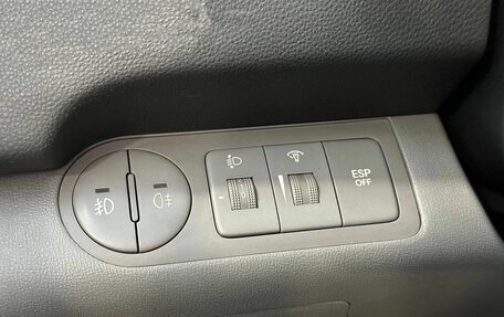 Hyundai H-1 II рестайлинг, 2008 год, 1 044 000 рублей, 12 фотография