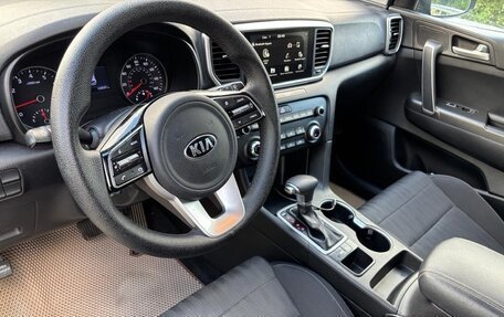 KIA Sportage IV рестайлинг, 2020 год, 1 800 000 рублей, 6 фотография