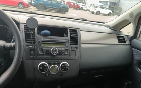 Nissan Tiida, 2010 год, 750 000 рублей, 2 фотография