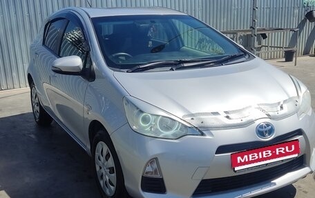 Toyota Aqua I, 2013 год, 950 000 рублей, 4 фотография