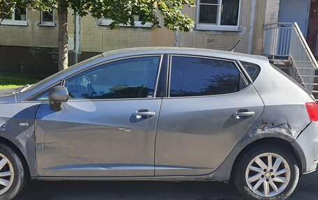 SEAT Ibiza IV рестайлинг 2, 2012 год, 450 000 рублей, 3 фотография