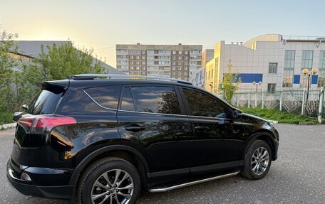 Toyota RAV4, 2017 год, 2 480 000 рублей, 3 фотография