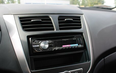 Hyundai Solaris II рестайлинг, 2013 год, 1 370 000 рублей, 15 фотография