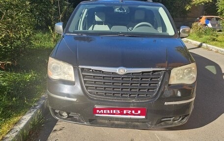 Chrysler Town & Country V рестайлинг, 2008 год, 1 150 000 рублей, 2 фотография