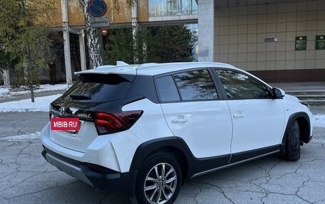 Toyota Yaris XP150 рестайлинг, 2022 год, 1 990 000 рублей, 13 фотография