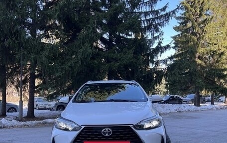 Toyota Yaris XP150 рестайлинг, 2022 год, 1 990 000 рублей, 4 фотография