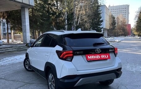 Toyota Yaris XP150 рестайлинг, 2022 год, 1 990 000 рублей, 9 фотография
