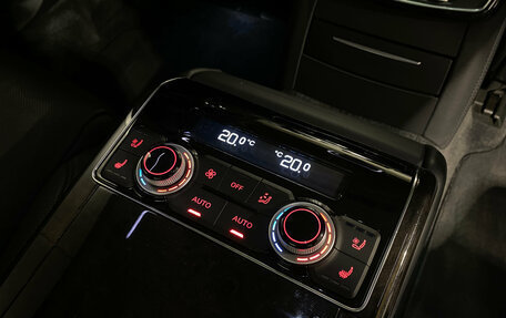 Audi A8, 2015 год, 2 900 000 рублей, 26 фотография