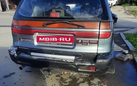 Mitsubishi Space Wagon III, 1993 год, 80 000 рублей, 3 фотография