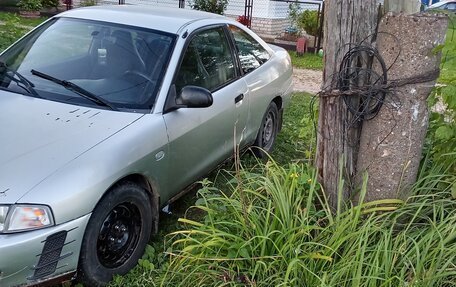 Mitsubishi Mirage VI рестайлинг, 2001 год, 120 000 рублей, 2 фотография