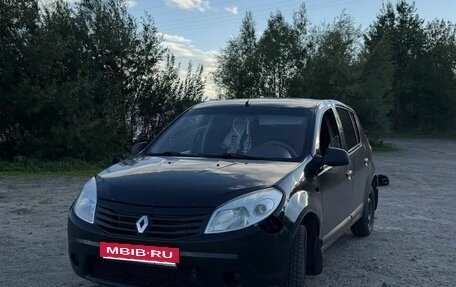 Renault Sandero I, 2013 год, 300 000 рублей, 2 фотография