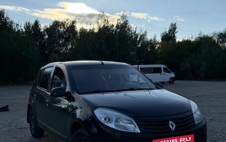 Renault Sandero I, 2013 год, 300 000 рублей, 3 фотография