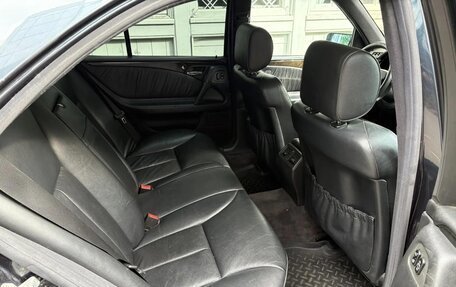 Mercedes-Benz E-Класс, 1998 год, 560 000 рублей, 6 фотография