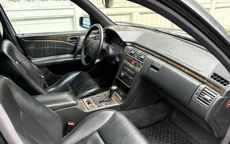 Mercedes-Benz E-Класс, 1998 год, 560 000 рублей, 7 фотография
