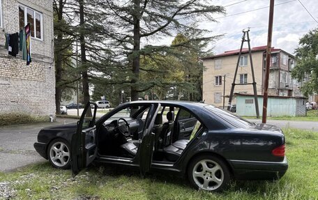 Mercedes-Benz E-Класс, 1998 год, 560 000 рублей, 10 фотография