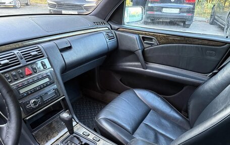 Mercedes-Benz E-Класс, 1998 год, 560 000 рублей, 16 фотография