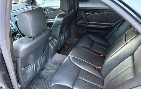 Mercedes-Benz E-Класс, 1998 год, 560 000 рублей, 15 фотография