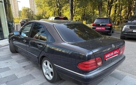 Mercedes-Benz E-Класс, 1998 год, 560 000 рублей, 14 фотография