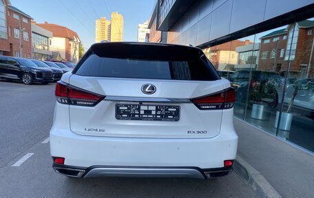 Lexus RX IV рестайлинг, 2021 год, 4 050 000 рублей, 5 фотография