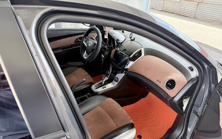 Chevrolet Cruze II, 2013 год, 800 000 рублей, 17 фотография