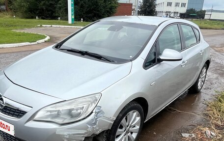 Opel Astra J, 2010 год, 250 000 рублей, 3 фотография