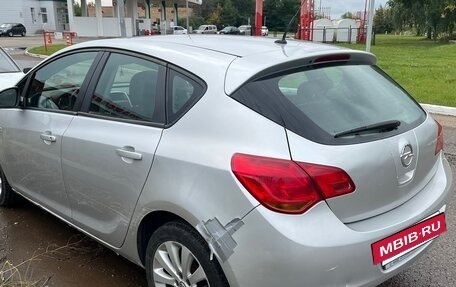 Opel Astra J, 2010 год, 250 000 рублей, 2 фотография