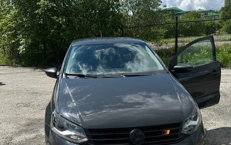 Volkswagen Polo VI (EU Market), 2018 год, 820 000 рублей, 2 фотография