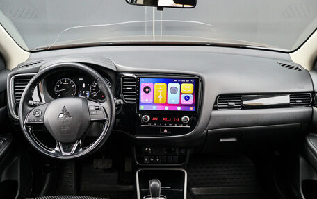Mitsubishi Outlander III рестайлинг 3, 2021 год, 3 000 000 рублей, 8 фотография