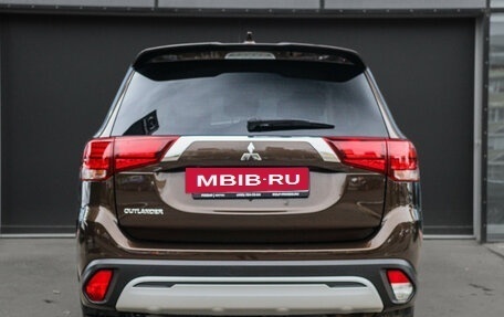 Mitsubishi Outlander III рестайлинг 3, 2021 год, 3 000 000 рублей, 5 фотография