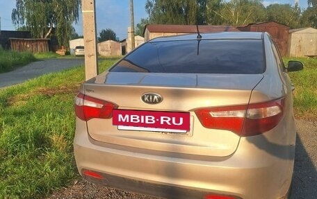KIA Rio III рестайлинг, 2013 год, 980 000 рублей, 2 фотография