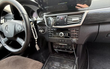 Mercedes-Benz E-Класс, 2012 год, 1 750 000 рублей, 1 фотография